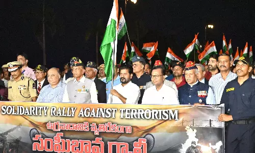तेलंगाना के CM रेवंत ने भारतीय सेना के समर्थन में रैली का नेतृत्व किया