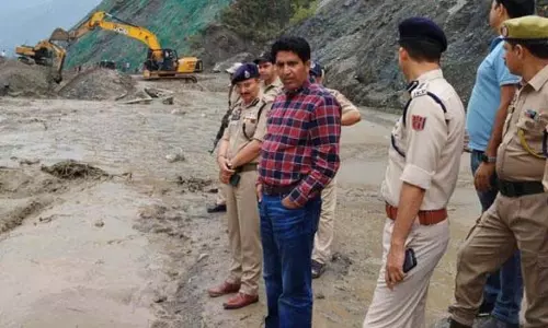 Ramban में भूस्खलन और भूस्खलन के कारण राष्ट्रीय राजमार्ग 10 घंटे तक अवरुद्ध रहा
