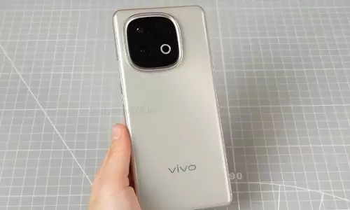 Vivo Y300 GT लॉन्च हुआ 12GB रैम, 7620mAh बैटरी, 90W चार्जिंग के साथ, जानें कीमत