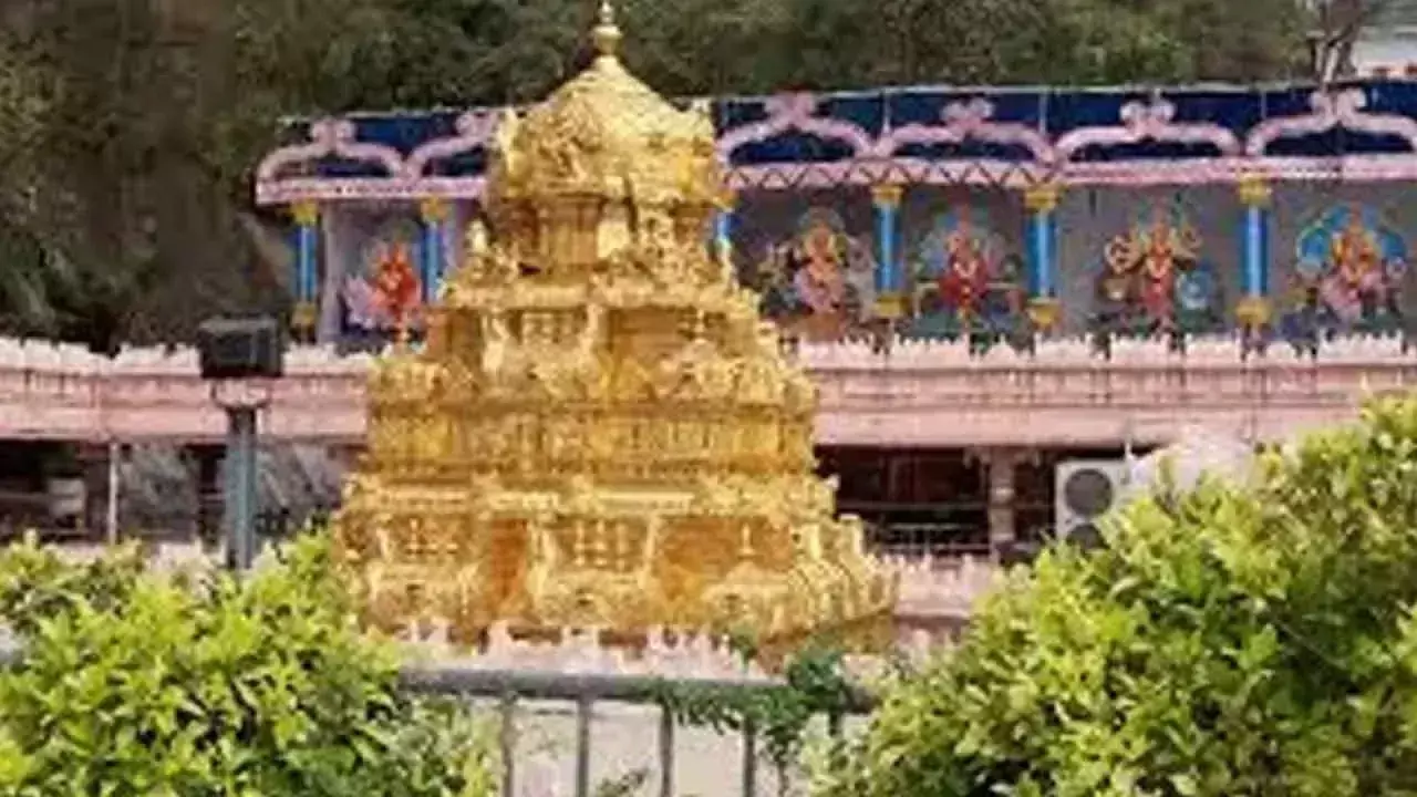 Vijayawada: सीना नाइक को दुर्गा मंदिर का ईओ नियुक्त किया गया Vijayawada: सीना नाइक को दुर्गा मंदिर का ईओ नियुक्त किया गया
