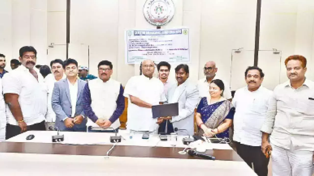 GMC ने वेबसाइट और मोबाइल ऐप लॉन्च किया