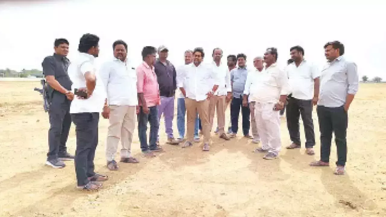 MLA पुट्टा चैतन्य रेड्डी महानाडु व्यवस्थाओं की देखरेख करते हैं