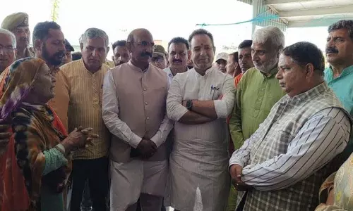 भाजपा नेताओं ने शरणार्थी शिविरों और GMC का दौरा कर घायलों का हाल जाना