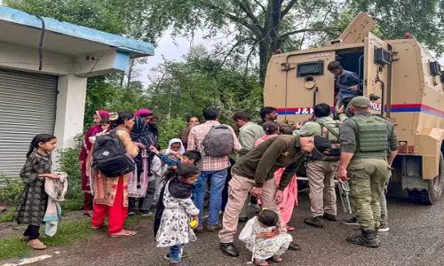 गोलाबारी में एक की मौत, 3 घायल