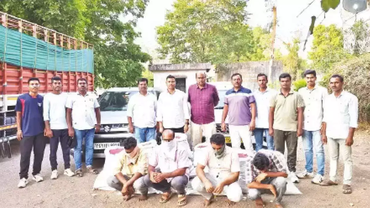 Telangana: नकली कपास का व्यापार फल-फूल रहा है, जिससे किसानों को भारी नुकसान हो रहा है