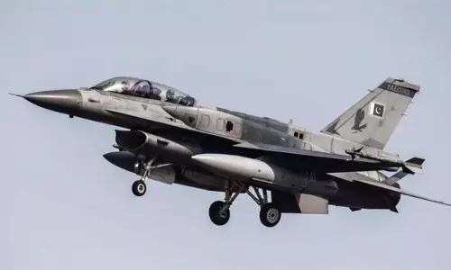 Jammu: सरगोधा के निकट एफ-16 को मार गिराया गया Jammu: सरगोधा के निकट एफ-16 को मार गिराया गया