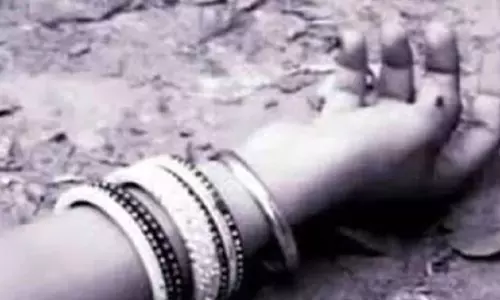 Badaun: महिला की संदिग्ध परिस्थितियों में मौत, मायका पक्ष ने की न्याय की मांग Badaun: महिला की संदिग्ध परिस्थितियों में मौत, मायका पक्ष ने की न्याय की मांग