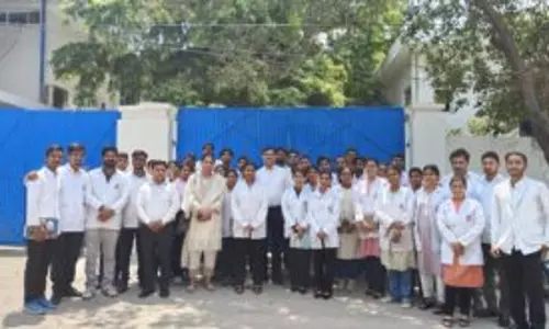 Lucknow: बीफार्मा चतुर्थ वर्ष के छात्रों ने फार्मास्युटिकल्स का किया शैक्षिक भ्रमण