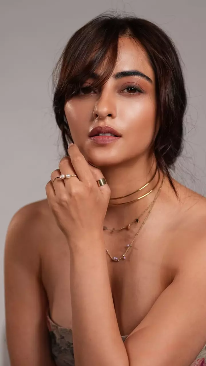 नियति फतनानी का दिखा नया अवतार