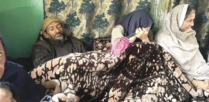 Baramulla सुरक्षा के लिए भागा उरी परिवार, बनी त्रासदी Baramulla सुरक्षा के लिए भागा उरी परिवार, बनी त्रासदी