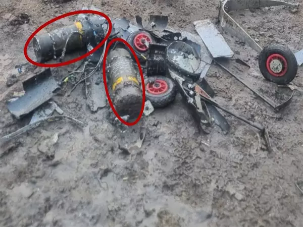 Indian Army ने पश्चिमी सीमा पर पाकिस्तानी ड्रोन हमले को विफल किया Indian Army ने पश्चिमी सीमा पर पाकिस्तानी ड्रोन हमले को विफल किया