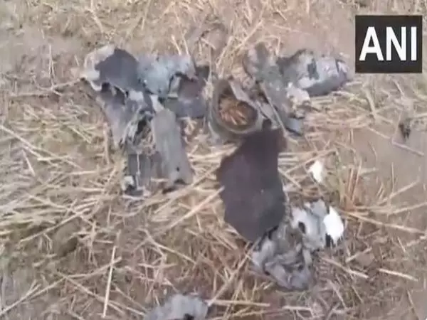 Pak द्वारा भारतीय हवाई क्षेत्र का उल्लंघन करने के बाद जालंधर में प्रक्षेप्य का मलबा बरामद किया गया Pak द्वारा भारतीय हवाई क्षेत्र का उल्लंघन करने के बाद जालंधर में प्रक्षेप्य का मलबा बरामद किया गया
