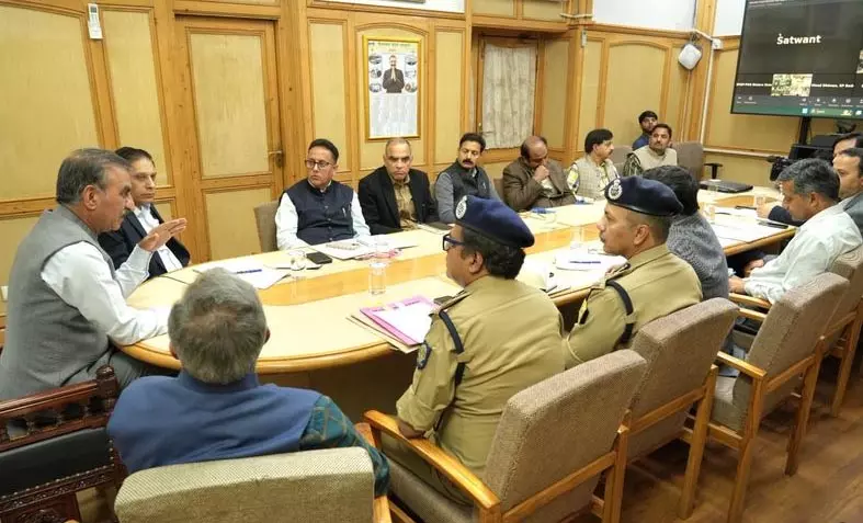 सतर्क रहें, सलाह के अनुसार कदम उठाएं: CM Sukhu सतर्क रहें, सलाह के अनुसार कदम उठाएं: CM Sukhu