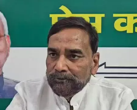 भारतीय सेना के जज्बे को सलाम, 72 घंटे में ही पाकिस्तान के सैकड़ों ड्रोन- मिसाइल कर दिए तबाह: राजीव रंजन भारतीय सेना के जज्बे को सलाम, 72 घंटे में ही पाकिस्तान के सैकड़ों ड्रोन- मिसाइल कर दिए तबाह: राजीव रंजन
