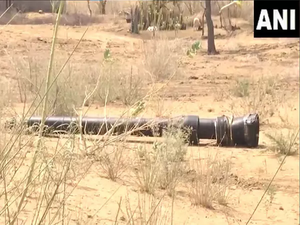 Barmer में अज्ञात मिसाइल बरामद होने के बाद जिला प्रशासन अलर्ट पर Barmer में अज्ञात मिसाइल बरामद होने के बाद जिला प्रशासन अलर्ट पर