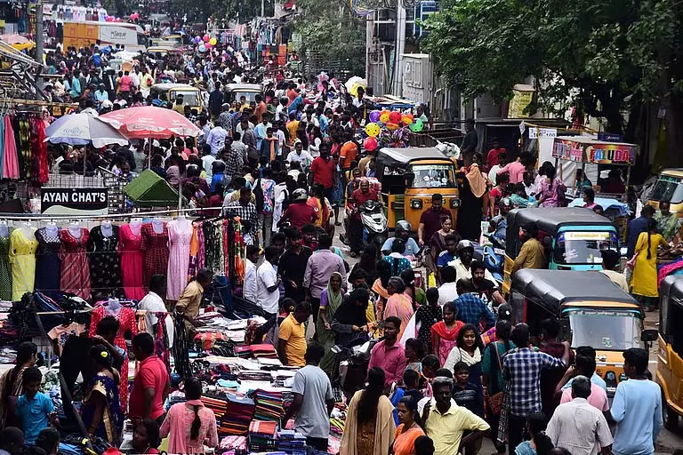 Tamil Nadu में दुकानें 24 घंटे खुली रह सकती हैं, सरकार ने आदेश तीन साल के लिए बढ़ाया Tamil Nadu में दुकानें 24 घंटे खुली रह सकती हैं, सरकार ने आदेश तीन साल के लिए बढ़ाया