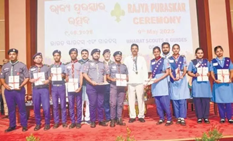 Odisha: राज्यपाल ने स्काउट्स, गाइड्स से राष्ट्र निर्माण पर ध्यान केन्द्रित करने का आग्रह किया Odisha: राज्यपाल ने स्काउट्स, गाइड्स से राष्ट्र निर्माण पर ध्यान केन्द्रित करने का आग्रह किया