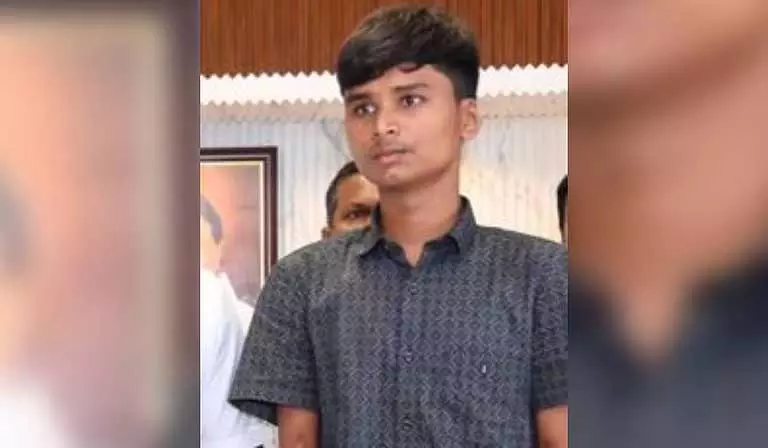 Tamil Nadu में 12वीं कक्षा में उत्तीर्ण 17 वर्षीय दोहरे विकलांग लड़के का प्रत्यारोपण किया जाएगा Tamil Nadu में 12वीं कक्षा में उत्तीर्ण 17 वर्षीय दोहरे विकलांग लड़के का प्रत्यारोपण किया जाएगा