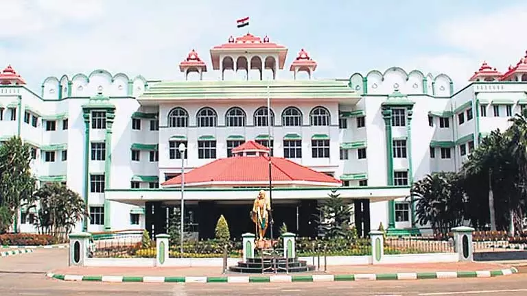 Tamil Nadu में 6 किलो मेथ को कूड़े में फेंकने वाली महिला को जमानत नहीं मिली Tamil Nadu में 6 किलो मेथ को कूड़े में फेंकने वाली महिला को जमानत नहीं मिली