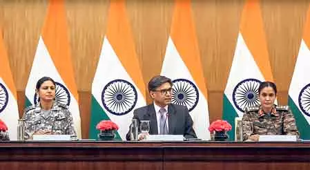 भारत ने सियालकोट समेत 8 पाक सैन्य ठिकानों पर हमले की पुष्टि की भारत ने सियालकोट समेत 8 पाक सैन्य ठिकानों पर हमले की पुष्टि की