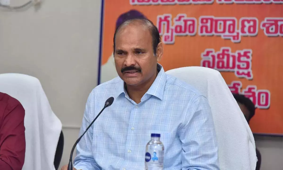 Andhra: जून तक गरीबों के लिए मकान पूरे करें: मंत्री कोलुसु Andhra: जून तक गरीबों के लिए मकान पूरे करें: मंत्री कोलुसु