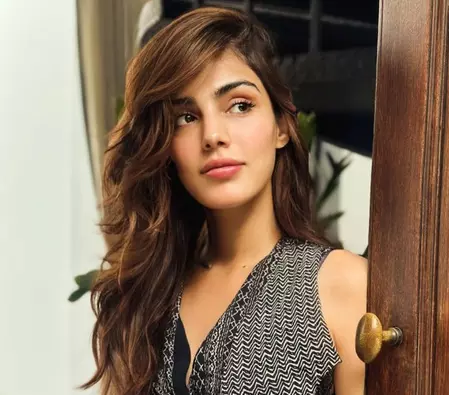 सैन्य परिवारों के लिए रिया चक्रवर्ती का पैगाम, बोलीं- मैं फौजी की बेटी, आपके साथ सैन्य परिवारों के लिए रिया चक्रवर्ती का पैगाम, बोलीं- मैं फौजी की बेटी, आपके साथ