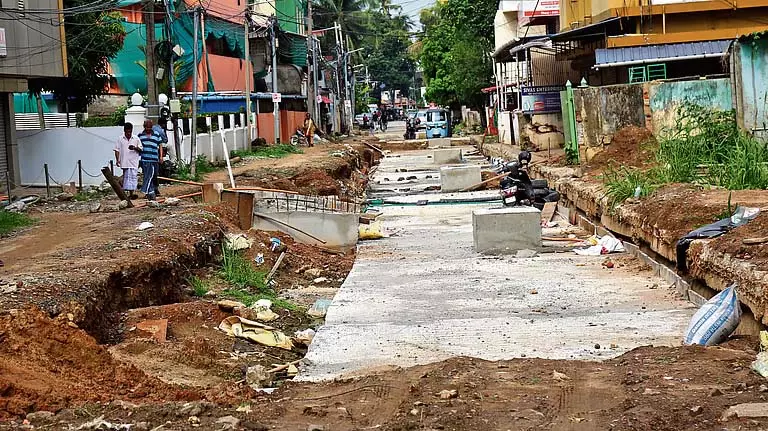Kochi की मुल्लास्सेरी नहर के पुनरुद्धार का काम लटका हुआ Kochi की मुल्लास्सेरी नहर के पुनरुद्धार का काम लटका हुआ