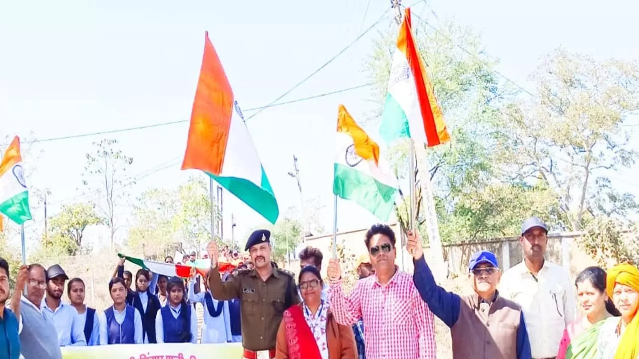 एमपीसीसी ने सशस्त्र बलों के समर्थन में तिरंगा यात्रा निकाली, पहलगाम हमले की निंदा की एमपीसीसी ने सशस्त्र बलों के समर्थन में तिरंगा यात्रा निकाली, पहलगाम हमले की निंदा की