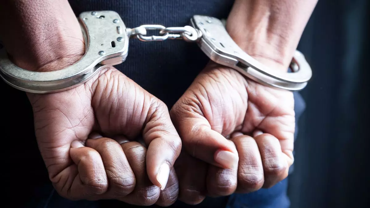 Muzaffarnagar: राष्ट्रविरोधी टिप्पणी करने वाले दो आरोपी गिरफ्तार Muzaffarnagar: राष्ट्रविरोधी टिप्पणी करने वाले दो आरोपी गिरफ्तार