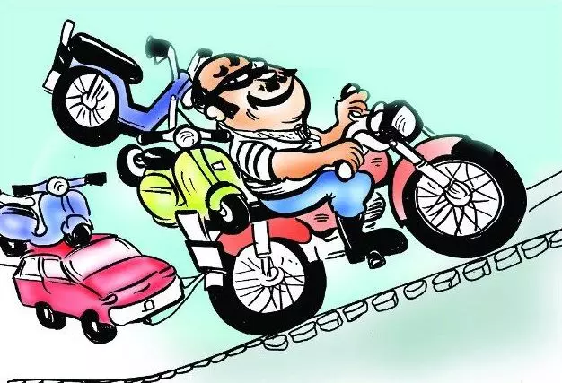 Noida: सक्रिय चोर 8 मोटरसाइकिल चोरी कर रफू-चक्कर हुए Noida: सक्रिय चोर 8 मोटरसाइकिल चोरी कर रफू-चक्कर हुए