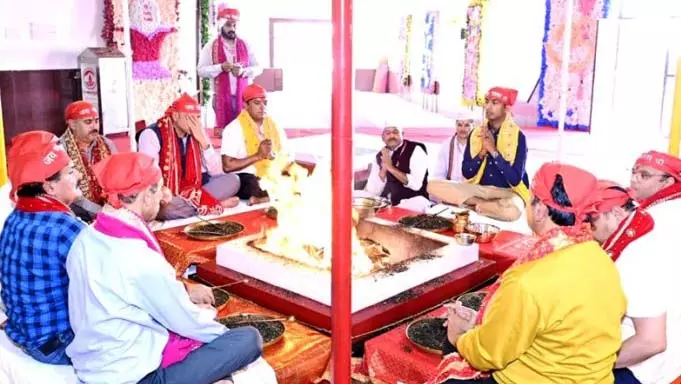 Jammu: माता वैष्णो देवी भवन पर हवन का आयोजन Jammu: माता वैष्णो देवी भवन पर हवन का आयोजन