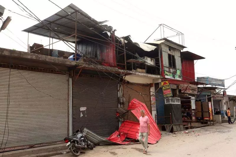 Poonch में पाक गोलीबारी में ग्रामीण की मौत, 3 घायल Poonch में पाक गोलीबारी में ग्रामीण की मौत, 3 घायल
