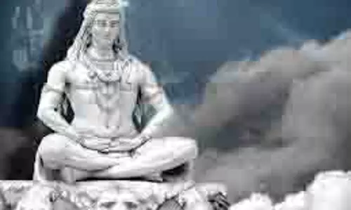धर्म:जानिए भगवान शिव को क्यों कहा जाता है देवों के देव महादेव