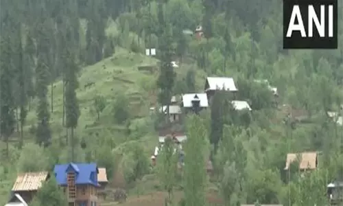 पाकिस्तान की गोलाबारी से J-K के कुपवाड़ा, पुंछ में घरों और धार्मिक स्थलों को नुकसान पहुंचा