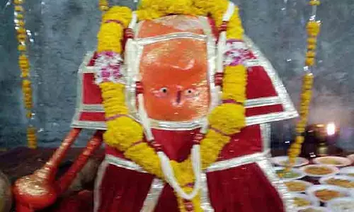 Shanivar को बजरंग बली की विधि-विधान से करें पूजा, जिंदगी से सकंट होंगे दूर