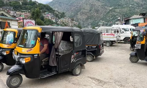 Himachal: कुल्लू निवासी ऑटो किराया वृद्धि से परेशान Himachal: कुल्लू निवासी ऑटो किराया वृद्धि से परेशान