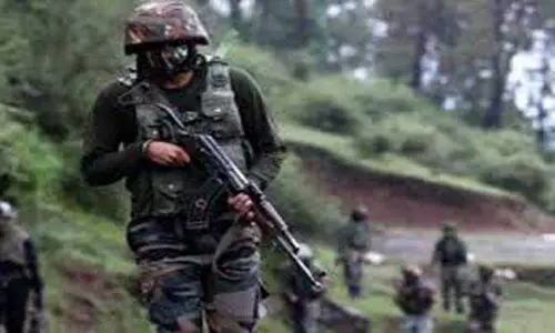 Srinagar: कश्मीर में पाकिस्तानी गोलाबारी में पांच लोगों की मौत, वरिष्ठ अधिकारी भी मारे गए