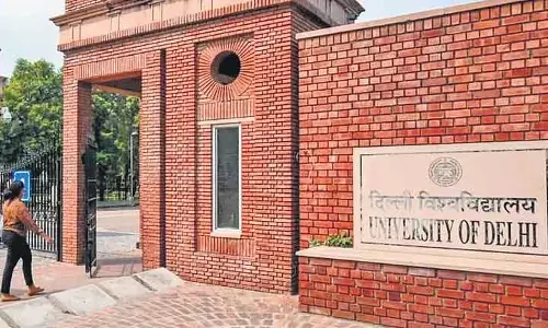 निजी स्कूल बंद, डीयू के छात्रों ने परीक्षा स्थगित करने की मांग की