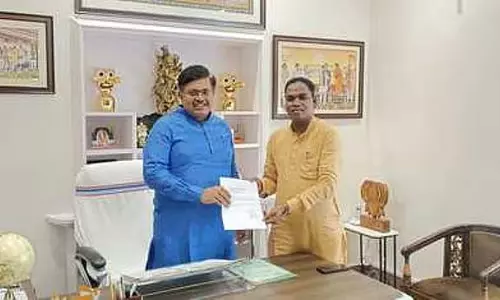 महुआ फूल बिक्री नियम में बदलाव की जरूरत: MLA महुआ फूल बिक्री नियम में बदलाव की जरूरत: MLA
