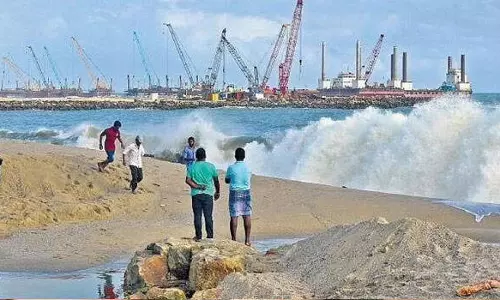 Kerala: विझिनजाम पोर्ट पर सुरक्षा बढ़ी, वायुसेना-नौसेना रख रही निगरानी