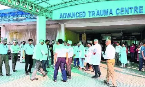 Chandigarh: भारत-पाक तनाव के बीच स्वास्थ्य विभाग आपातकालीन स्थिति के लिए तैयार Chandigarh: भारत-पाक तनाव के बीच स्वास्थ्य विभाग आपातकालीन स्थिति के लिए तैयार