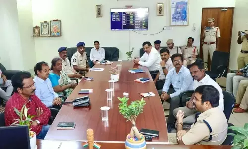 एसपी ने तटीय क्षेत्र की सुरक्षा की समीक्षा की एसपी ने तटीय क्षेत्र की सुरक्षा की समीक्षा की