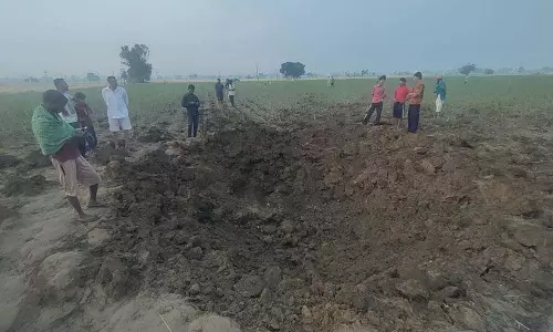 Phagwara के निकट संदिग्ध मिसाइल दुर्घटना के कारण खेत में गड्ढा हो गया