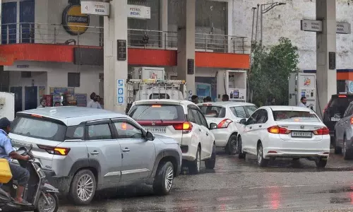 Punjab: भारत-पाकिस्तान के बीच तनाव बढ़ने से स्थानीय लोगों में दहशत