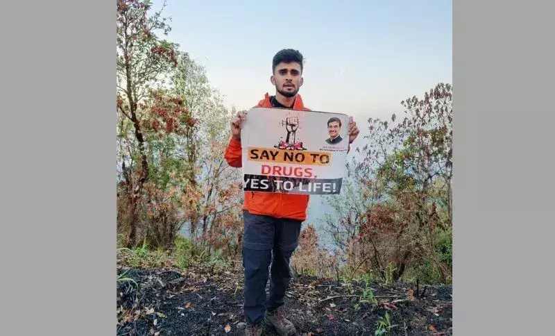Telangana के युवक ने मिजोरम की सर्वोच्च चोटी पर पहुंचकर दिया नशा मुक्ति का संदेश Telangana के युवक ने मिजोरम की सर्वोच्च चोटी पर पहुंचकर दिया नशा मुक्ति का संदेश