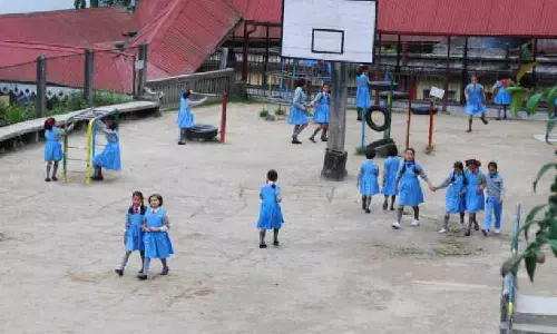राज्य सरकार की अपील के बाद Darjeeling हिल्स के कई निजी स्कूलों में गर्मी की छुट्टियां राज्य सरकार की अपील के बाद Darjeeling हिल्स के कई निजी स्कूलों में गर्मी की छुट्टियां