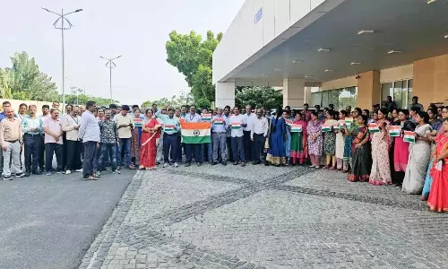 Andhra: सचिवालय कर्मचारियों ने एकजुटता रैली निकाली