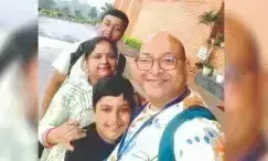 Kanpur के व्यापारी परिवार ने ब्लैक आउट से बचकर पठानकोट में किया चाय-नाश्ता Kanpur के व्यापारी परिवार ने ब्लैक आउट से बचकर पठानकोट में किया चाय-नाश्ता