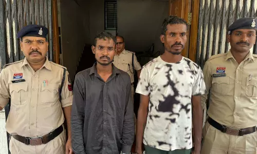 रायपुर : मां के सामने बेटे को मारा चाकू, दो बदमाश अरेस्ट