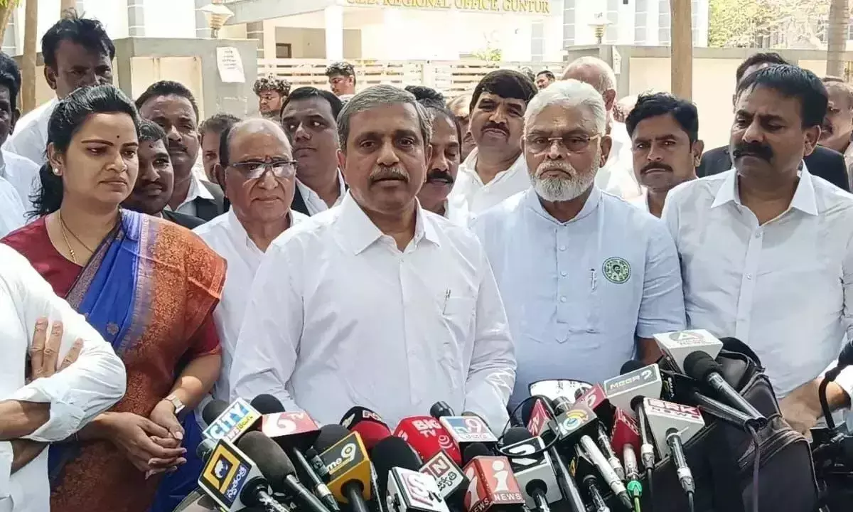 सरकार की विफलताओं के कारण जनता को गुमराह कर रहे हैं नायडू: YSRCP सरकार की विफलताओं के कारण जनता को गुमराह कर रहे हैं नायडू: YSRCP